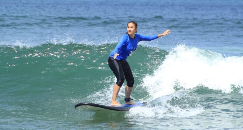 stage sensation à l'école de surf au sri lanka